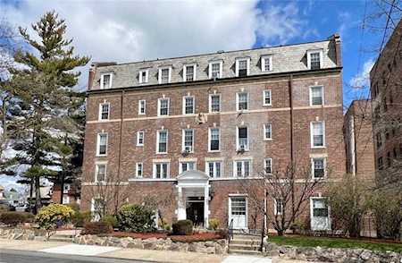 208 Centre Avenue #5A New Rochelle, NY 10805