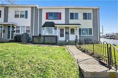 758 Mohawk St Allentown, PA 18103