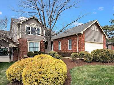 713 Cross Timbers Dr Chesterfield, MO 63017