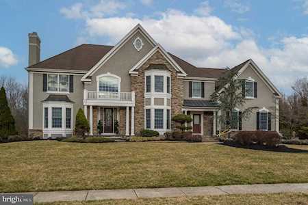 165 Fellswood Dr Moorestown, NJ 08057