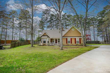 193 Valleybrook Dr Denver, NC 28037