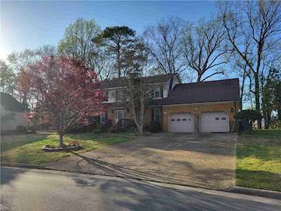 724 Harris Point Dr Virginia Beach, VA 23455