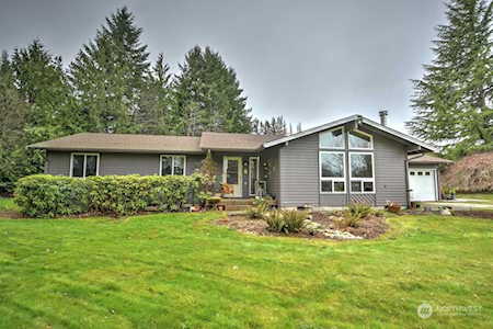 4015 South Bay Rd NE Olympia, WA 98516