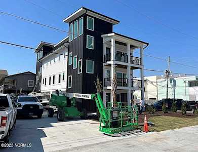 6 E Columbia Street Wrightsville Beach, NC 28480