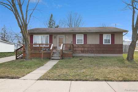 327 S Brady Corunna, MI 48817