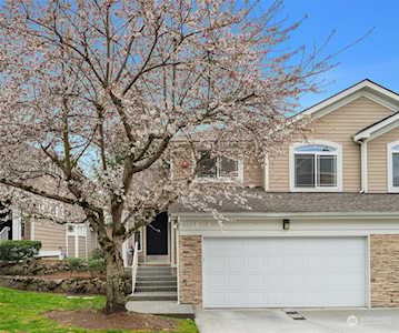 8615 113th Ln NE Kirkland, WA 98033