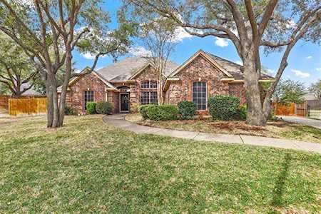 7601 Bridlewood Court North Richland Hills, TX 76182