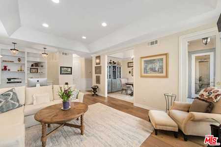 1370 Kelton Ave #106 Los Angeles, CA 90024