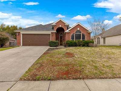 2536 Briarcrest Drive Burleson, TX 76028