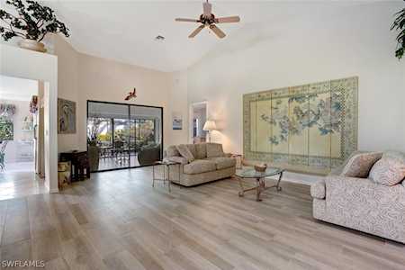 27123 Kindlewood Ln Bonita Springs, FL 34134
