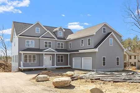 8A Wampanoag Dr Acton, MA 01720