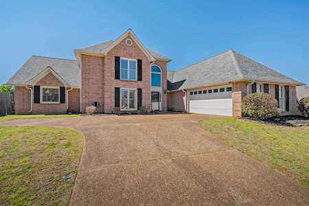 1879 Oak Springs Dr Memphis, TN 38016
