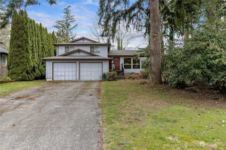 2915 210th Ave E Lake Tapps, WA 98391