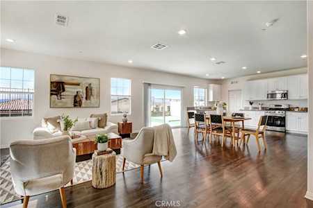 27430 Snowberry Ct Saugus, CA 91350