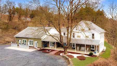 2307 Cove Rd Fogelsville, PA 18051