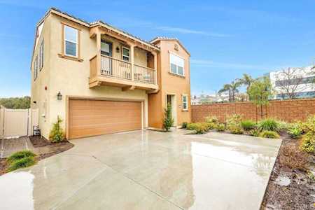 854 Brookdale Dr Vista, CA 92081