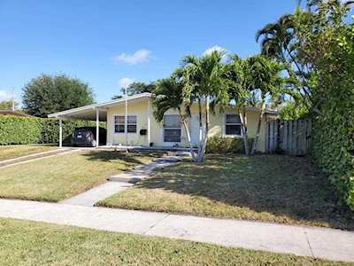 1015 W Bloxham Street Lantana, FL 33462