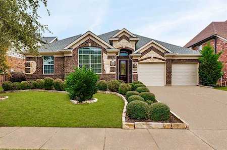 8800 Wyatt Circle Lantana, TX 76226