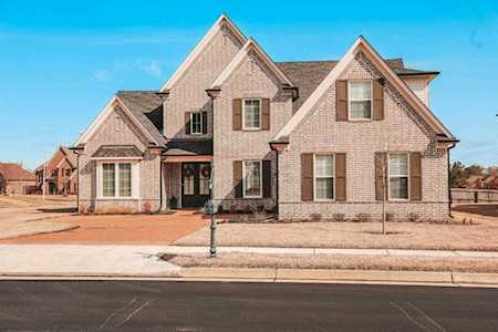 136 Lower Fields Ln Collierville, TN 38017