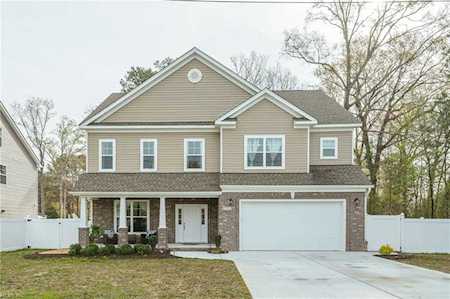 713 Crossland Dr Chesapeake, VA 23320