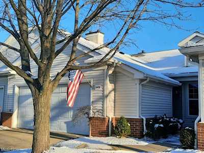 2432 Crimson Dr #2432 Westlake, OH 44145