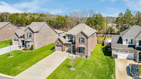 585 Oakvale Ln Mount Juliet, TN 37122