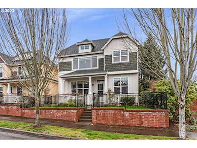 6453 NE Chestnut ST Hillsboro, OR 97124