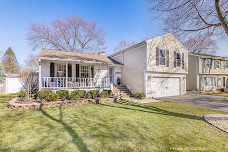 1942 Templar Dr Naperville, IL 60565