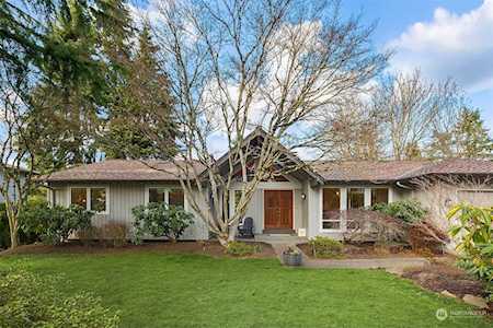 15412 SE 44th Place Bellevue, WA 98006