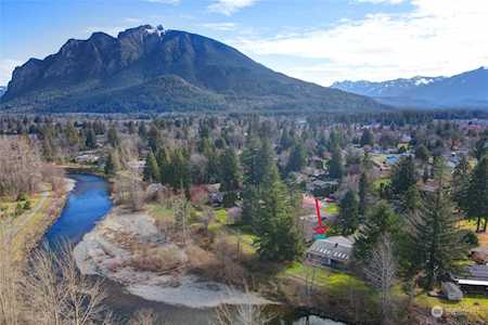 925 Riverside Dr SE North Bend, WA 98045