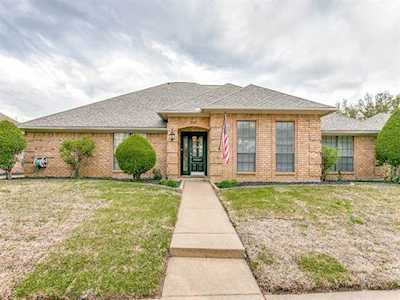 3829 Edgewater Drive Bedford, TX 76021