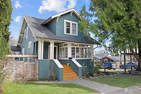 4052 SW College St Seattle, WA 98116