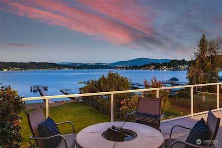 3248 W Lake Sammamish Parkway SE Bellevue, WA 98008