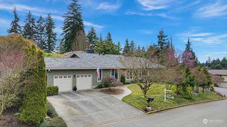 4205 NE 203rd St. Lake Forest Park, WA 98155