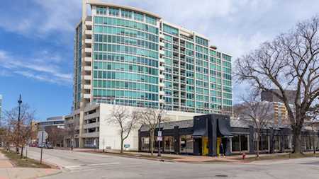 1570 Elmwood Ave #1202 Evanston, IL 60201