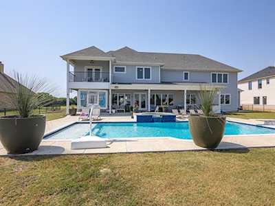 1749 Laguna Bay Pelican Bay, TX 76020
