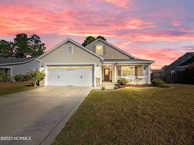 402 Blue Pennant Court Sneads Ferry, NC 28460