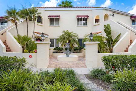 6101 34th St W #32F Bradenton, FL 34210