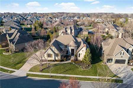 16313 Larsen St Overland Park, KS 66221