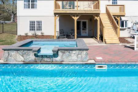 210 Mazeppa Rd Mooresville, NC 28115