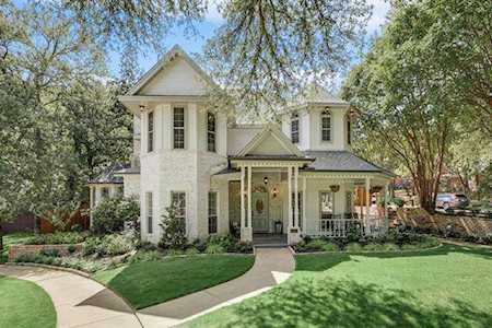 2705 Cypress Creek Court Grapevine, TX 76051