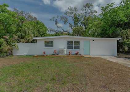 7032 Lenox Dr New Port Richey, FL 34653