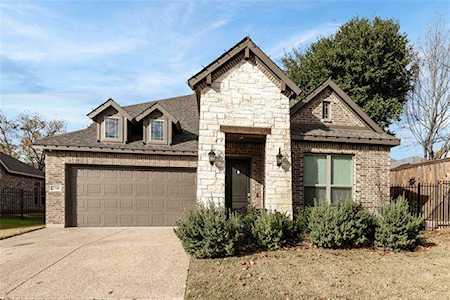 2500 Bishops Landing Arlington, TX 76016