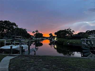 1941 San Remo Point Dr Englewood, FL 34223
