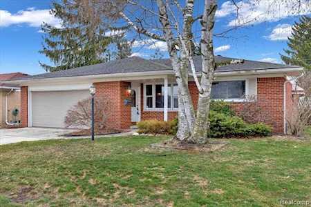 14911 Heyer St Livonia, MI 48154