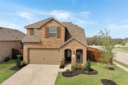 3521 Oak Leaf Court Aubrey, TX 76227