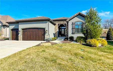 9221 Cottonwood Canyon Dr Lenexa, KS 66219