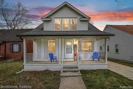 3369 Pelham St Dearborn, MI 48124