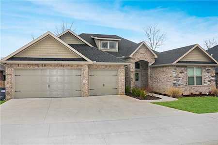 1107 Sycamore St Cave Springs, AR 72718