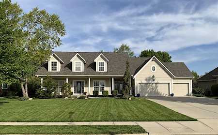 10102 N Helena Ave Kansas City, MO 64154